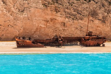 Yunanistan 'ın Zakynthos adasındaki Navagio plajı. Görüntüyü kapat.