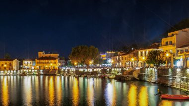 Yunanistan 'da Nafpaktos' un Gece Hayatı.