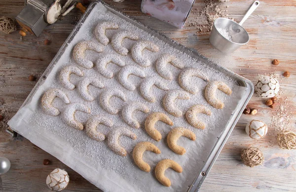 Fresh Baked Christmas Cookies Silver Colored Baking Tray Vanillekipferl Flat — Stock Photo, Image