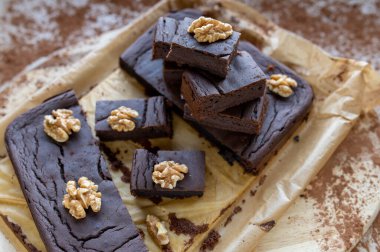 Glütensiz browni. Fasulyeyle pişirilmiş.