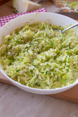 Geleneksel Alman usulü lahana salatası. Taze ve ev yapımı.