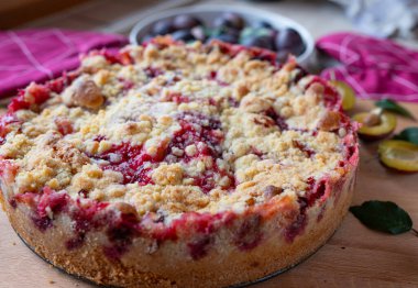 Lezzetli erikli kek - Alman usulü turta taze ve ev yapımı