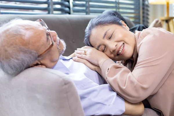 Senior Man Suffering Heart Attack While His Wife Holding His — Stock Photo, Image