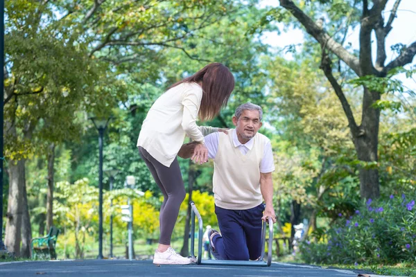 Asian Senior Man Accidentally Fall Park Due Slippery Road While — Stock Photo, Image