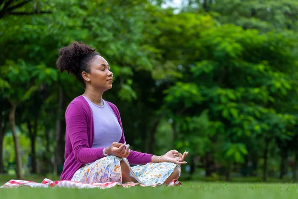 African American Woman Relaxingly Practicing Meditation Forest Attain Happiness Inner — Stock Photo, Image