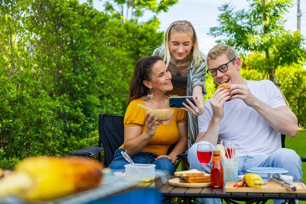 Family Mother Her Children Taking Selfie Bbq Picnic Vacation Backyard — Stock Photo, Image