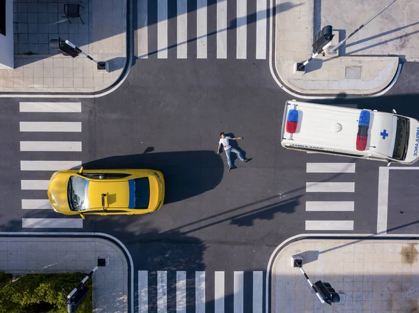 Seriously Injured Pedestrian Man Laying Middle Crossroad Intersection Street Car — Stock Photo, Image