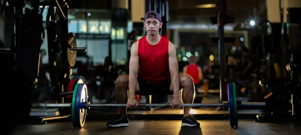 Hombre Asiático Del Deporte Muscular Entrenamiento Peso Práctica Barra Del —  Fotos de Stock