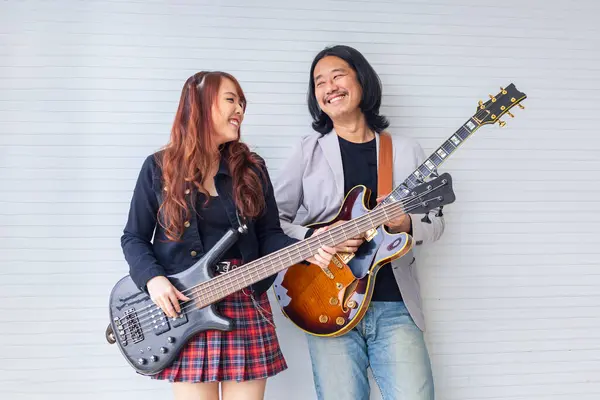 Portrait Der Asiatischen Familien Duo Rockband Von Jungen Mädchen Idol — Stockfoto