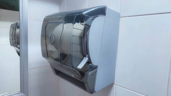 病院の浴室設備 トイレットペーパー トイレットペーパー — ストック写真