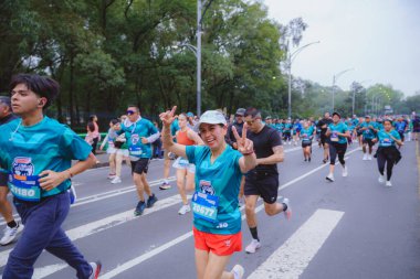 Editör, maraton, bimbo, global, race, 2025, street, sports shoe, running, athlete, jogging, city, sports, sport, crowd of people, sports clothes, entertainment hunt, Mexico City, motion, woman, young, happy, summer, international, 