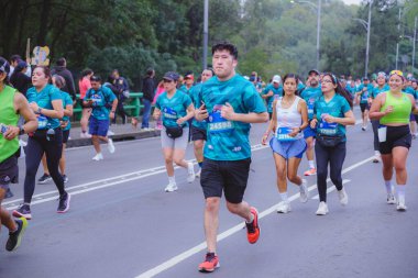 Editör, maraton, bimbo, global, race, 2025, street, sports shoe, running, athlete, jogging, city, sports, sport, crowd of people, sports clothes, entertainment hunt, Mexico City, motion, woman, young, happy, summer, international, 