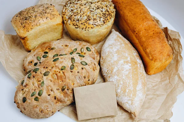 Fotce Vidět Hodně Chleba Vypadají Chutně Lahodně Dole Papír Reklamou — Stock fotografie