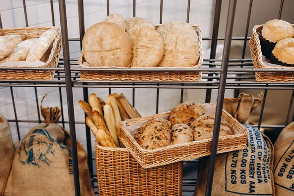 Widzimy Dużo Chleba Magazynie Kawiarni Owalne Prostokątne Pieczywo Patyki Dużo — Zdjęcie stockowe