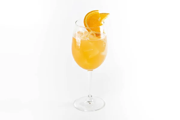 Cocktail Laranja Copo Profundo Decorado Com Toranja Gelo Fundo Isolado — Fotografia de Stock