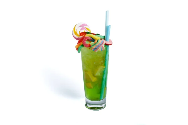 Tropicale Verde Cocktail Rom Liquore Limone Fresco Isolato Bianco — Foto Stock