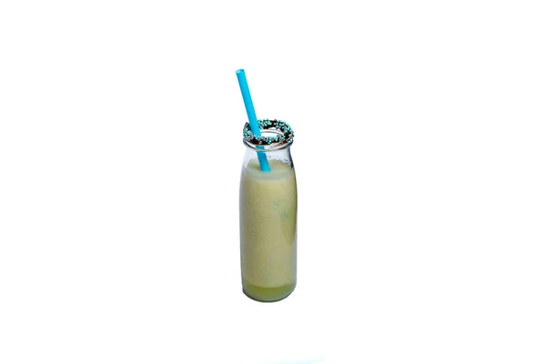 Gul Milkshake Flaska Isolerad Svart Bakgrund — Stockfoto