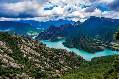 Enerji santralli rezervuar. Üst görünüm.