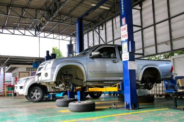 12 Kasım 2017 'de Bangkok Tayland' da asansördeki pikap tamirde..