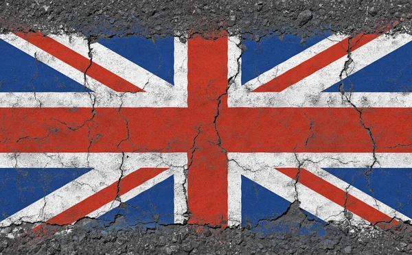 Grunge Skadad Väderbiten Nationell Flagga Storbritannien Över Trasiga Spruckna Konkreta — Stockfoto