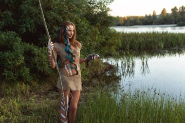 Doğada sıcak bir sonbahar günü