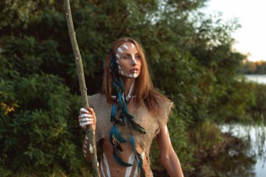 Doğada sıcak bir sonbahar günü