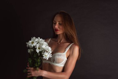 Stüdyo çekim genç bir kadın