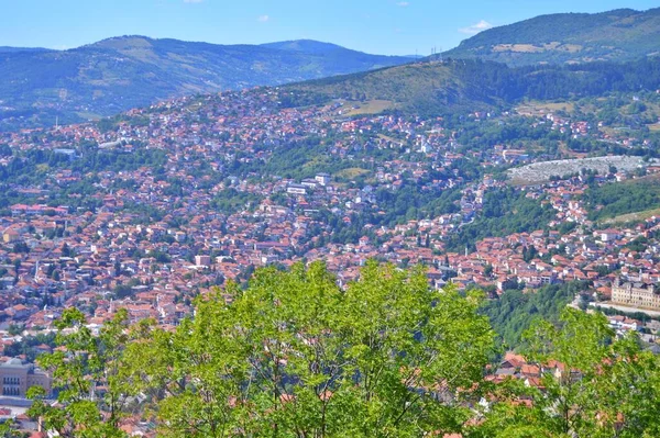 Панорамный Вид Сараево Летом Горы Требевич Путешествие Европу — стоковое фото