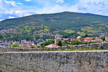 Tatilde eski kaleden Travnik 'e panoramik manzara, Bosna-Hersek' te Travnik