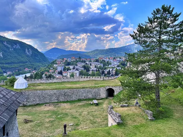 Tatilde Jajce, Bosna-Hersek 'te Jajce üzerine panoramik manzara