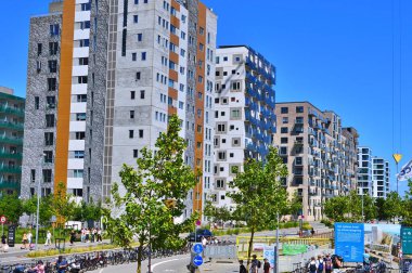  Aarhus Limanı 'nda yeni modern mimari. Binanın adı Buzdağı. Yaz boyunca İskandinavya 'ya seyahat, Danimarka' da Aarhus.