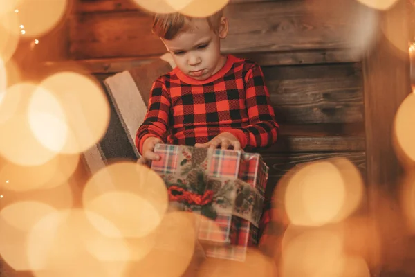 Sorridi Bambino Piccolo Essere Attivo Divertirsi Attesa Miracolo Babbo Natale — Foto Stock