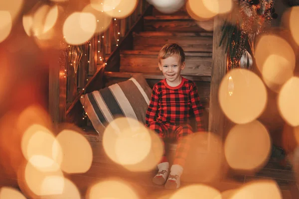 Glimlach Klein Kind Actief Hebben Plezier Beweging Wachten Wonder Kerstman — Stockfoto