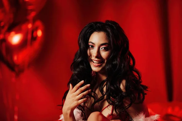 Close Portrait Attractive Asian Woman Perfect Skin Posing Red Room — Fotografia de Stock