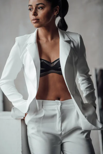 Young Adult Beauty Swarthy Woman Formal Evening White Suit Bra — Stock Photo, Image