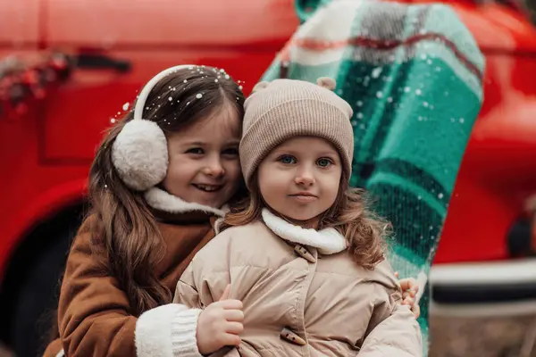 Bambine Che Celebrano Natale Capodanno Vacanze Invernali Stagione All Aperto — Foto Stock