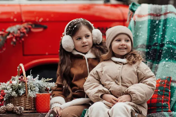 Bambine Che Celebrano Natale Capodanno Vacanze Invernali Stagione All Aperto — Foto Stock