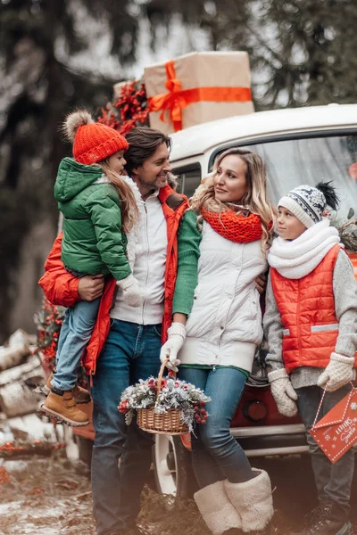 Felice Famiglia Che Celebra Natale Capodanno Vacanze Invernali Stagione All — Foto Stock