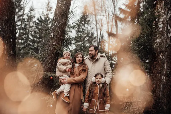 Glückliche Familie Die Weihnachten Und Neujahr Freien Feiert Kinder Mit — Stockfoto