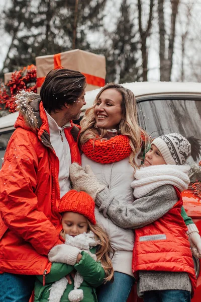 Happy Family Celebrating Christmas New Year Winter Holidays Season Outdoor — Stock Photo, Image