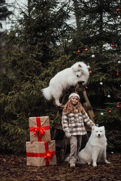 Female Child Celebrating Christmas New Year Winter Holidays Season Outdoor — Stock Photo, Image