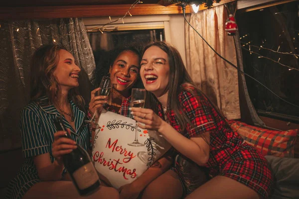 Happy Girls Celebrating Christmas New Year Winter Holidays Season Camper — Stock Photo, Image
