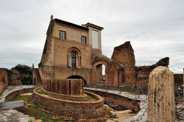 İnanılmaz Roma forumunun bir resmi.