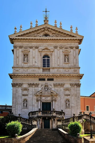 Roma 'nın antik bir evinin resmi.