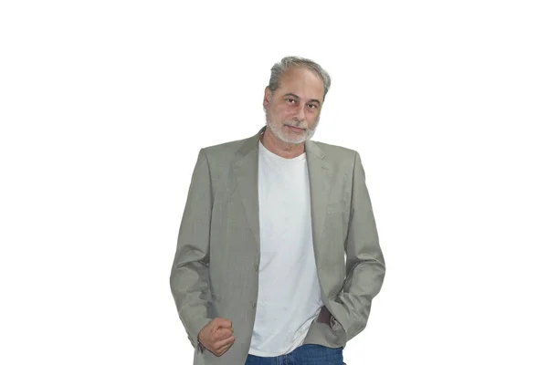 Sakallı olgun bir adam beyaz bir arka planda yumrukla kutlama yapıyor.