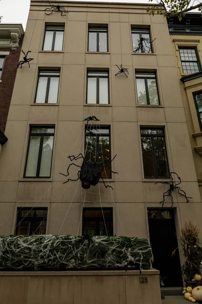 Front Apartment Building Decorated Spider Web Halloween Holiday Manhattan New — Stock Photo, Image