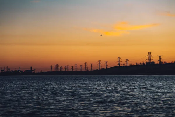 Високовольтна Електрична Вежа Небесний Пейзаж Заходу Сонця Промисловий Фон Водяним — стокове фото