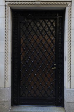Manhattan 'ın merkezinde aristokrat bir ailesi olan güzel bir evin ön kapısı. Yüksek kalite fotoğraf