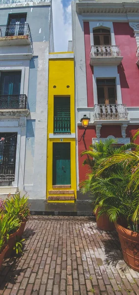 Сан Хуан Пуерто Рико Березня 2021 Жовтими Дверима Розташований Найвужчий — стокове фото