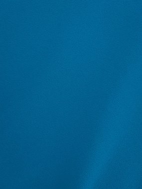 Arka plan olarak kullanılan açık mavi kadife kumaş dokusu. Yumuşak ve pürüzsüz tekstil malzemelerinin açık mavi kumaş arka planı. Metin için boşluk var.